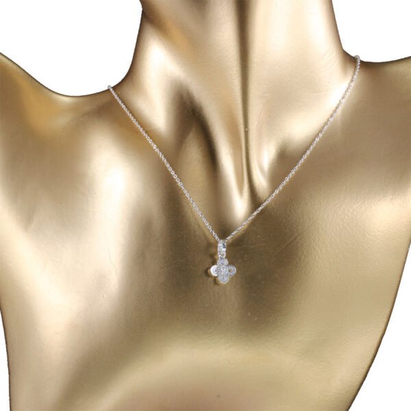 cadena y dije de plata en filigrana
