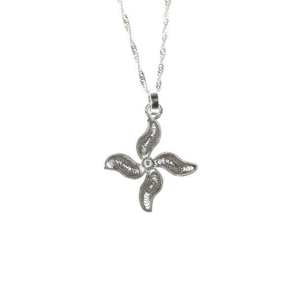 cadena y dije de plata en filigrana