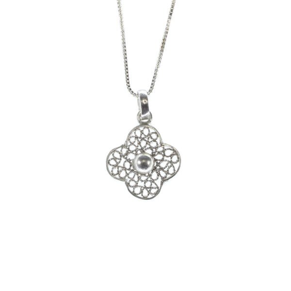 cadena y dije de plata en filigrana