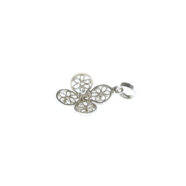 cadena y dije de plata en filigrana
