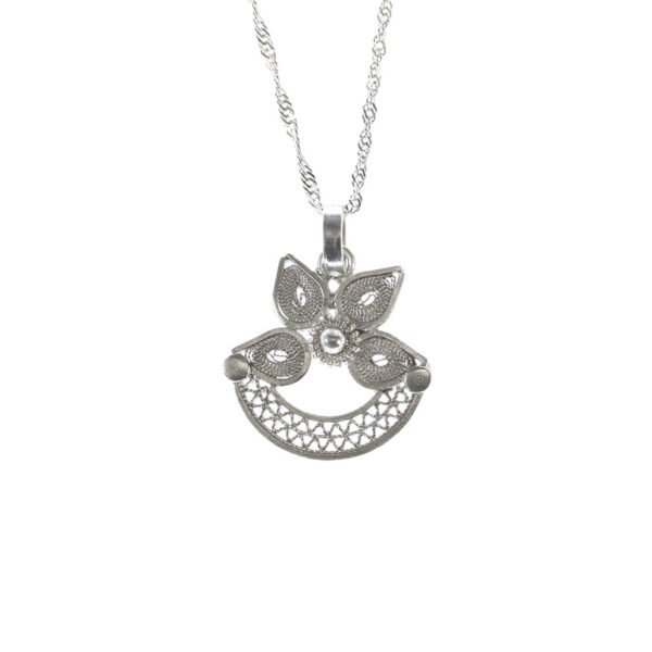 cadena y dije de plata en filigrana
