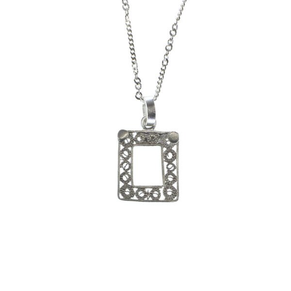 cadena y dije de plata en filigrana