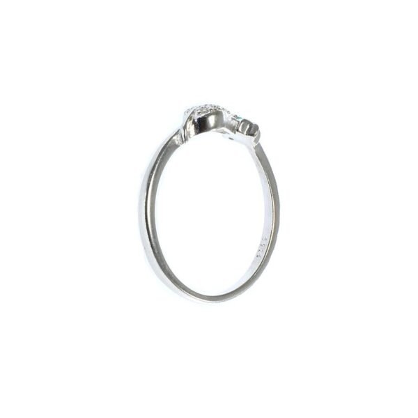 Anillo plata hombre esmeralda en uso