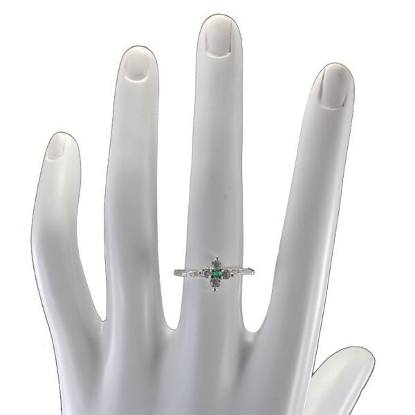 Detalle esmeralda colombiana anillo regalo