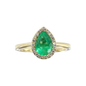 Anillo de oro 18k con esmeralda colombiana en forma de lágrima rodeada de diamantes naturales