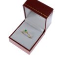 Anillo de oro 18k con esmeralda colombiana y diamantes naturales, joya artesanal de Bogotá estuche